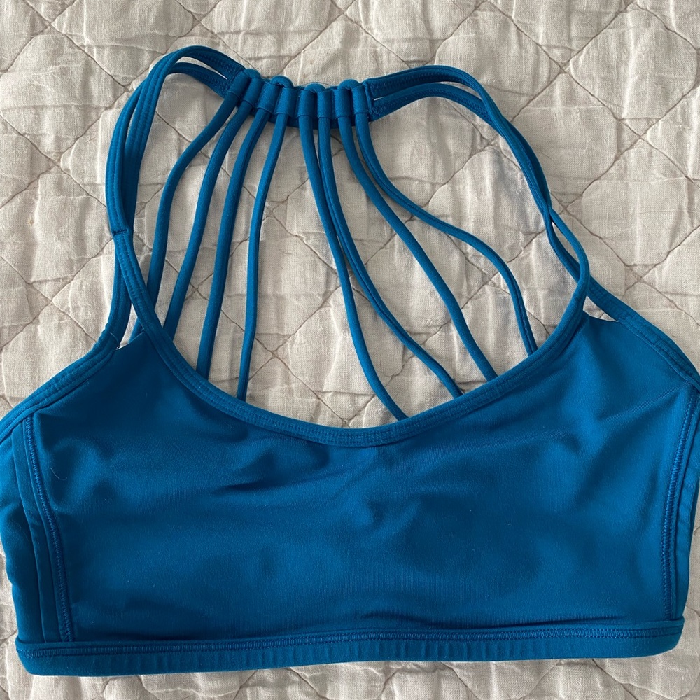 Lululemon size 4 sports bra